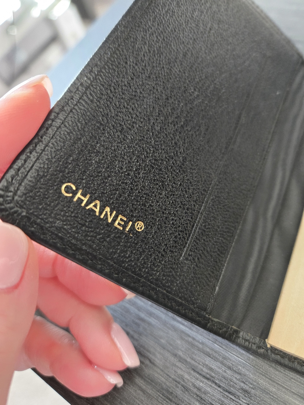 CHANEL Black Leather Card HOLDER/PHONE BOOK. - Picture 3 of 9